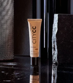 MÁDARA Anti-Pollution CC Cream SPF15 Medium Beige 40ml - Hyaluronzuur -UVA/UVB -Cosmeticawinkel 1050x1200 1