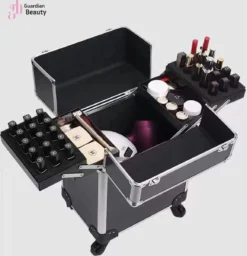 Kapper Koffer| Nagel | Visagist | Make-up | Cosmetica | Schminken | Trolley Stevig En Gemaakt Van Aluminium | 3 Delig | 8 Wielen | Bedekt Met Mooie Zilver Strips 9 Kapper Koffer| Nagel | Visagist | Make-up | Cosmetica | Schminken | Trolley Stevig En Gemaakt Van Aluminium | 3 Delig | 8 Wielen | Bedekt Met Mooie Zilver Strips -Cosmeticawinkel 1158x1200 10