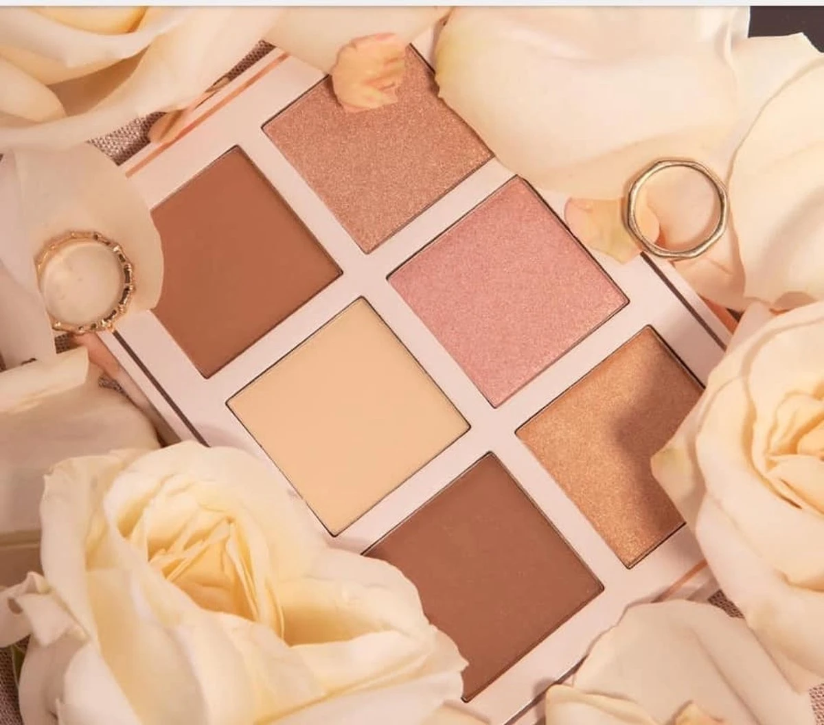 Beauty Creations Floral Bloom Highlight & Contour Palette 7 Beauty Creations Floral Bloom Highlight & Contour Palette - Afbeelding 7