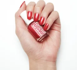 Essie Winter Collection Nagellak – 667 Knotty Or Nice - Rode Glitter Nagellak -Cosmeticawinkel 1200x1095 2