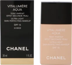 Chanel Vitalumiere Aqua Foundation - 30 Beige - SPF15 - 30 Ml -Cosmeticawinkel 1200x1099