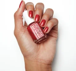 Essie Winter Collection Nagellak – 667 Knotty Or Nice - Rode Glitter Nagellak -Cosmeticawinkel 1200x1111