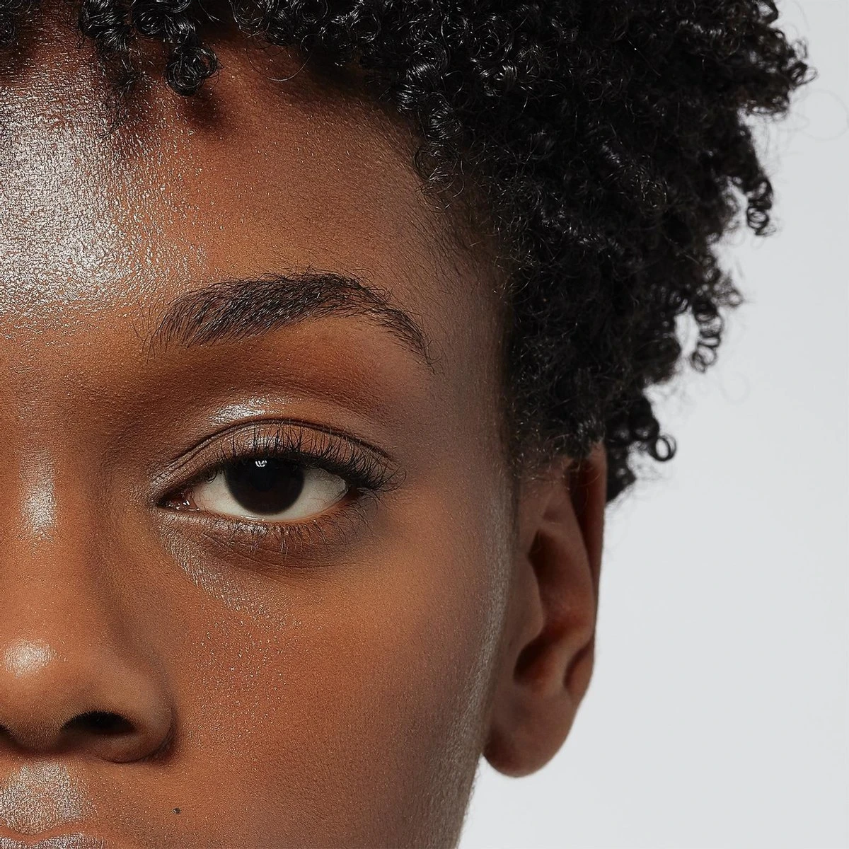 L’Oréal Paris Infaillible Magic Loose Powder - Transparant 2 L’Oréal Paris Infaillible Magic Loose Powder - Transparant - Afbeelding 2