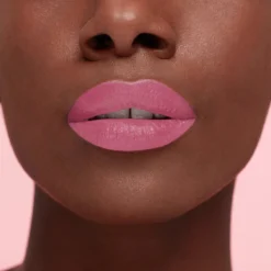 L'Oréal Paris Les Macarons Langhoudende Matte Lipstick - 818 Dose Of Rose – Roze – 6,7 Ml 13 L'Oréal Paris Les Macarons Langhoudende Matte Lipstick - 818 Dose Of Rose – Roze – 6,7 Ml -Cosmeticawinkel 1200x1200 321