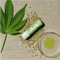 Labello Vegan Naturally Hennepzaadolie Lippenbalsem -Cosmeticawinkel 1200x1200 375