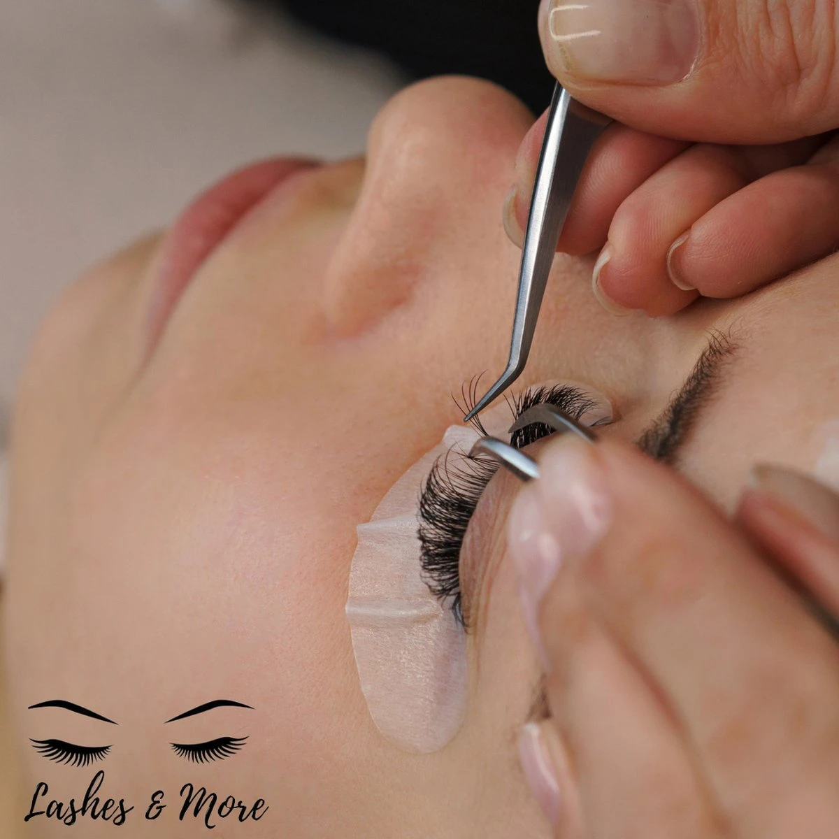 Lashes & More Wimperextensions - One By One - C Krul – Dikte 0.15 – Lengte Mixed – 16 Rijen In Een Tray- Nepwimpers - Flat Lashes - Verkrijgbaar In C En D Krul En In Dikte 0.15 En 0.20 3 Lashes & More Wimperextensions - One By One - C Krul – Dikte 0.15 – Lengte Mixed – 16 Rijen In Een Tray- Nepwimpers - Flat Lashes - Verkrijgbaar In C En D Krul En In Dikte 0.15 En 0.20 - Afbeelding 3