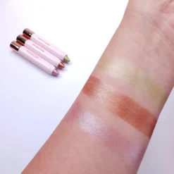Makeup Revolution - Soft Glamour - Shimmer Shadow Stick Set - Oogschaduw Pencils - Soft Pink, Champagne Bronze Gold & Soft Green -Cosmeticawinkel 1200x1200 627
