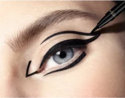 L’Oréal Paris Superliner Tattoo Signature - Black - Eyeliner 13 L’Oréal Paris Superliner Tattoo Signature - Black - Eyeliner -Cosmeticawinkel 1200x945 1