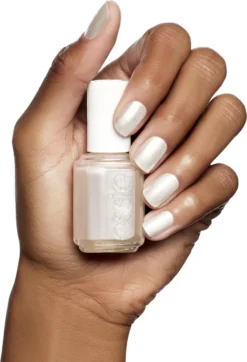 Essie Pearly White 4 - Wit - Nagellak 24 Essie Pearly White 4 - Wit - Nagellak -Cosmeticawinkel 819x1200 1
