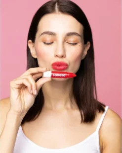 Labello Crayon Lipstick Poppy Red -Cosmeticawinkel 962x1200 2