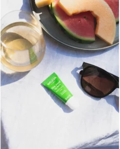 Weleda Skin Food Lip Balm 9 Weleda Skin Food Lip Balm -Cosmeticawinkel 973x1200